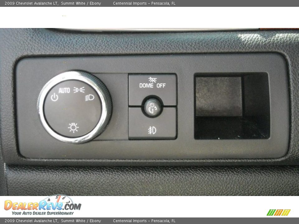 2009 Chevrolet Avalanche LT Summit White / Ebony Photo #32