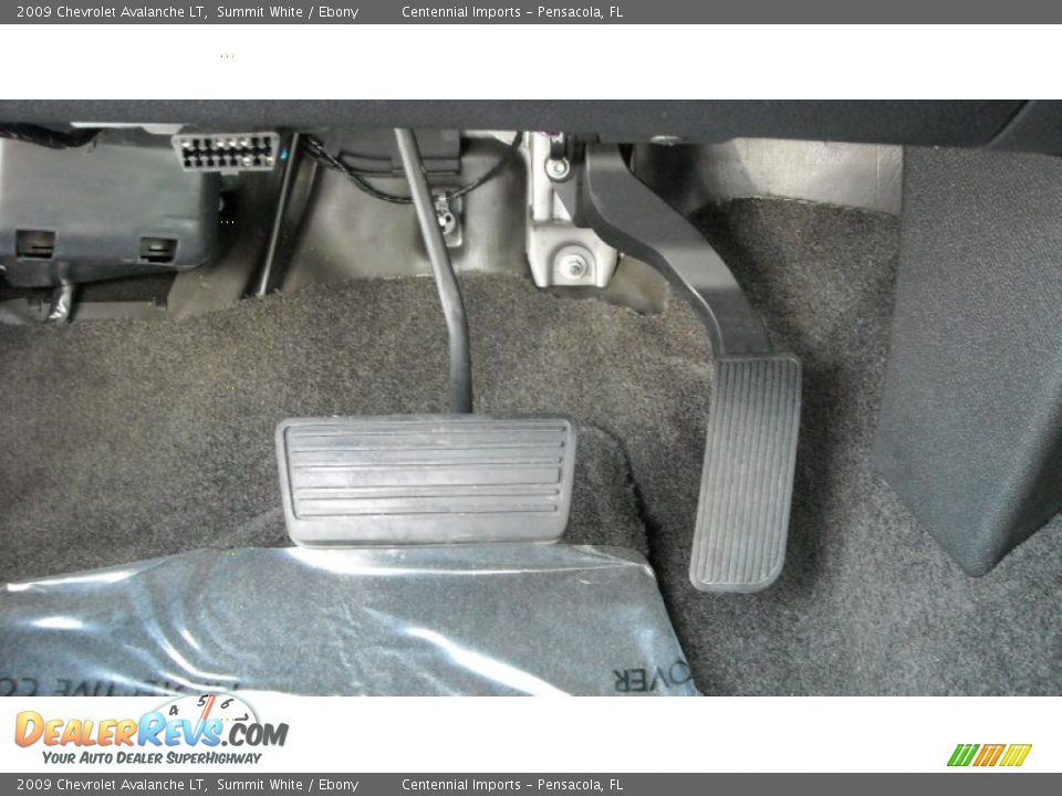 2009 Chevrolet Avalanche LT Summit White / Ebony Photo #33