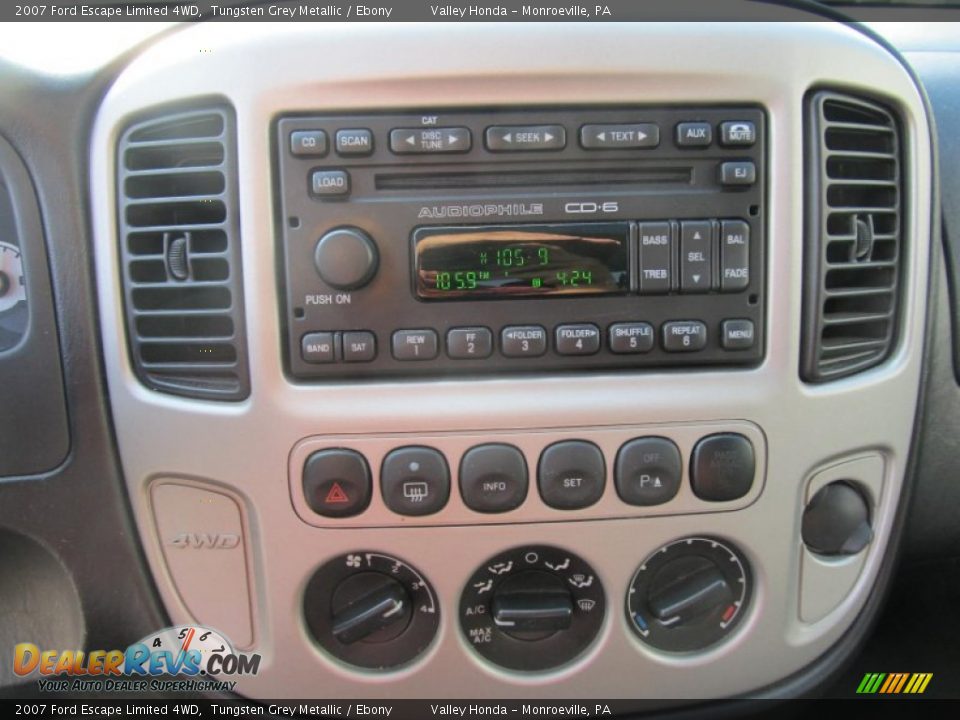 Controls of 2007 Ford Escape Limited 4WD Photo #12