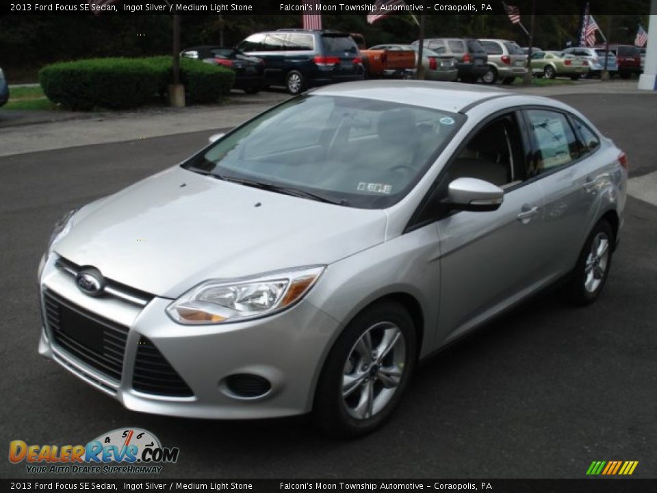 2013 Ford Focus SE Sedan Ingot Silver / Medium Light Stone Photo #4