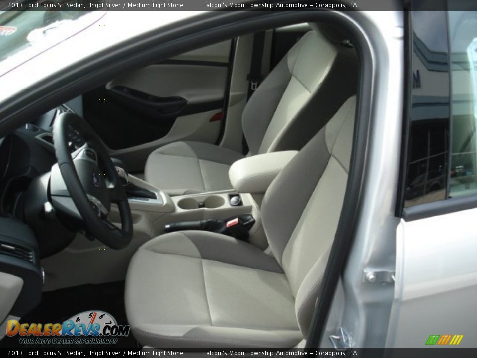 2013 Ford Focus SE Sedan Ingot Silver / Medium Light Stone Photo #11