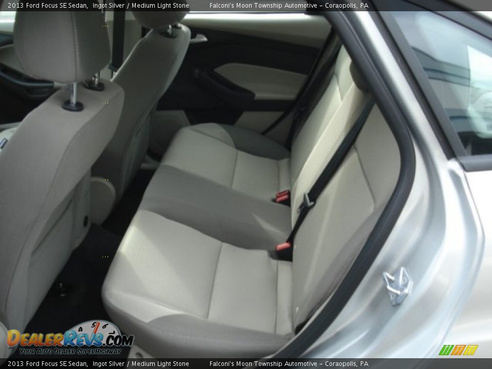2013 Ford Focus SE Sedan Ingot Silver / Medium Light Stone Photo #13