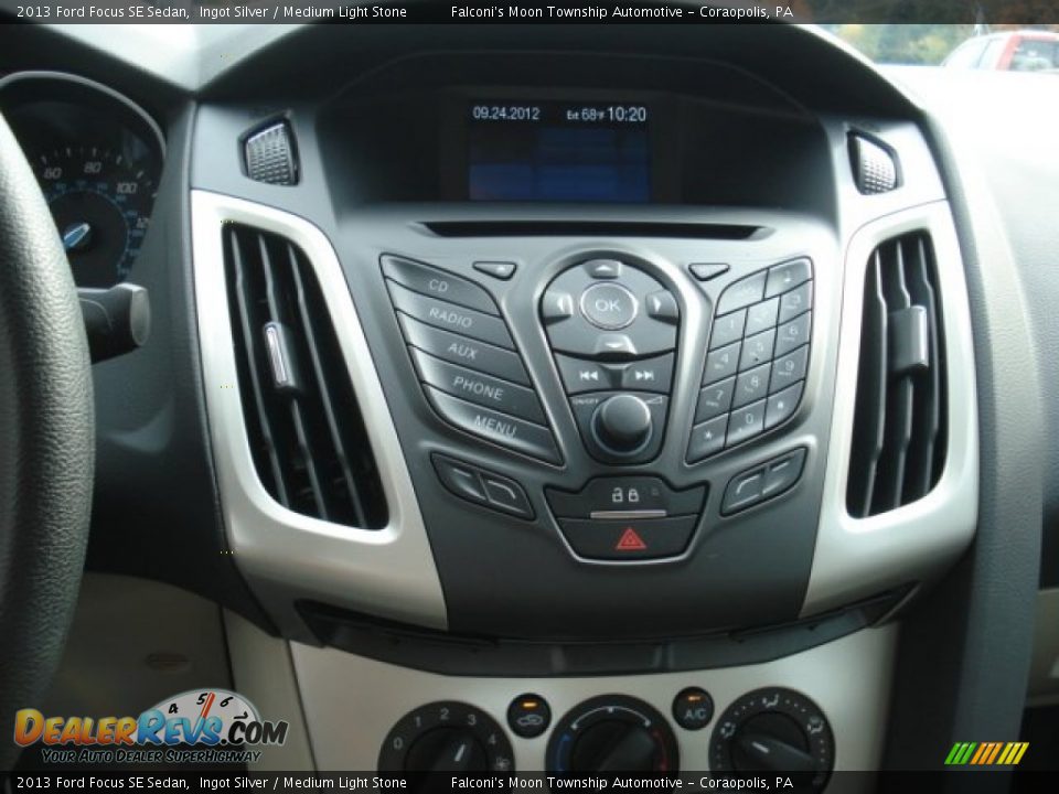 2013 Ford Focus SE Sedan Ingot Silver / Medium Light Stone Photo #15