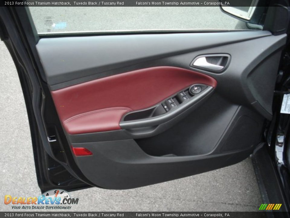 Door Panel of 2013 Ford Focus Titanium Hatchback Photo #12