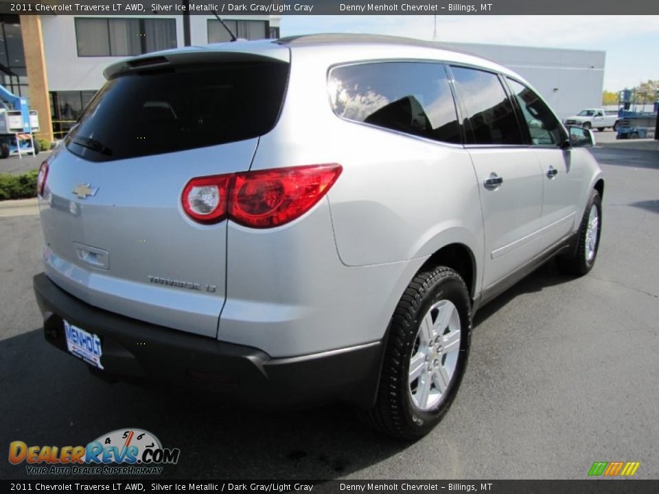 2011 Chevrolet Traverse LT AWD Silver Ice Metallic / Dark Gray/Light Gray Photo #5