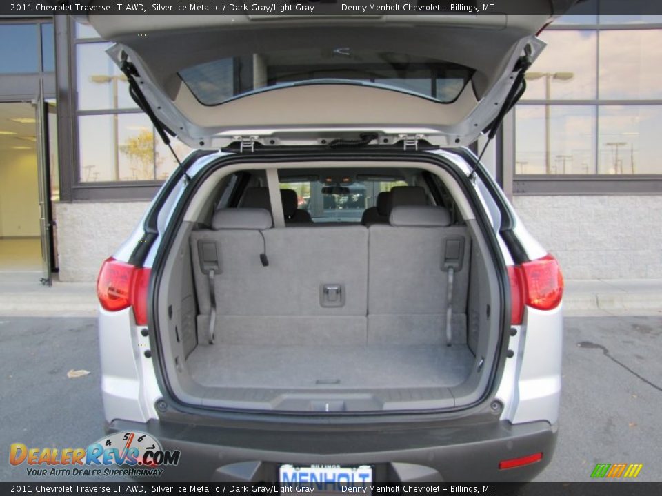 2011 Chevrolet Traverse LT AWD Silver Ice Metallic / Dark Gray/Light Gray Photo #9