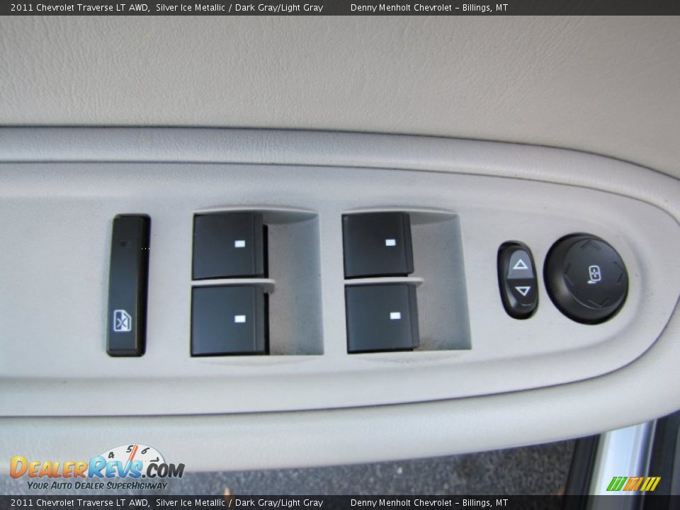 2011 Chevrolet Traverse LT AWD Silver Ice Metallic / Dark Gray/Light Gray Photo #15