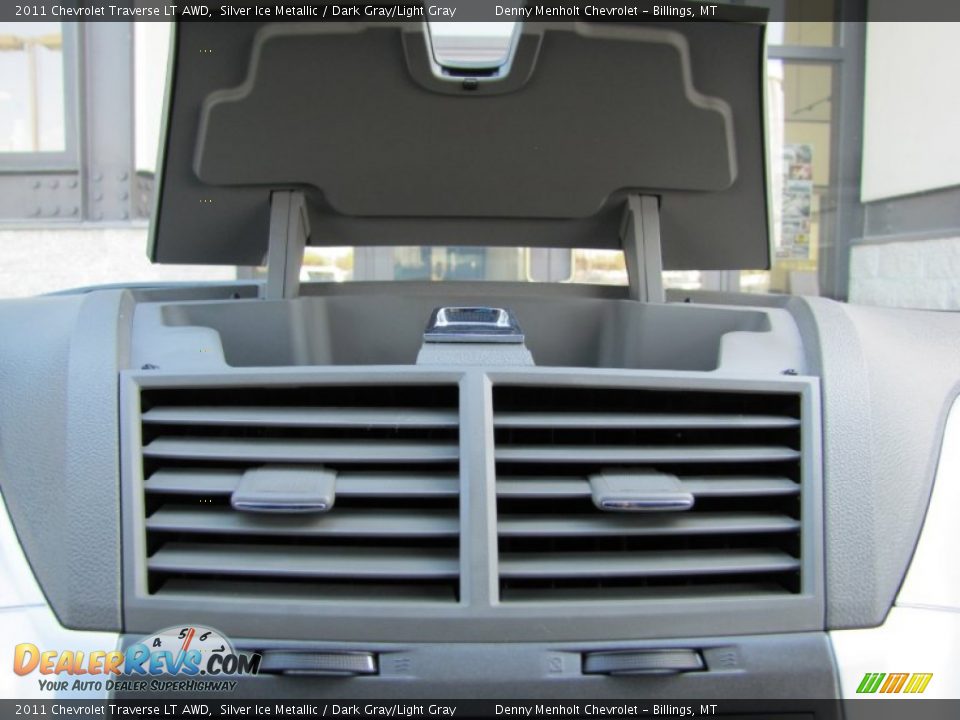 2011 Chevrolet Traverse LT AWD Silver Ice Metallic / Dark Gray/Light Gray Photo #21