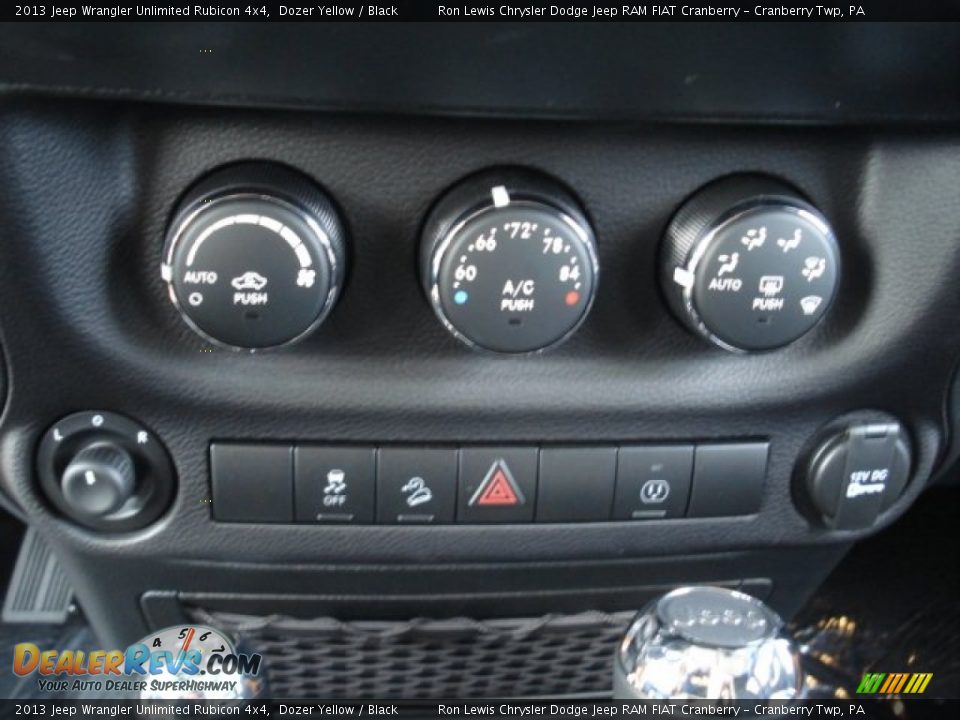 Controls of 2013 Jeep Wrangler Unlimited Rubicon 4x4 Photo #17