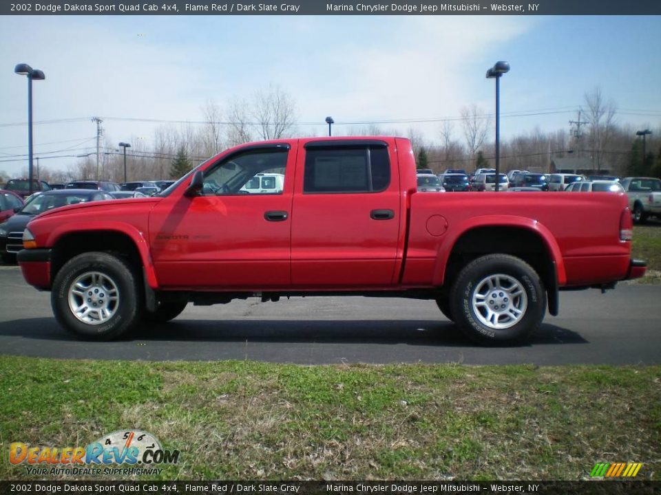 2002 Dodge Dakota Sport Quad Cab 4x4 Flame Red / Dark Slate Gray Photo #9