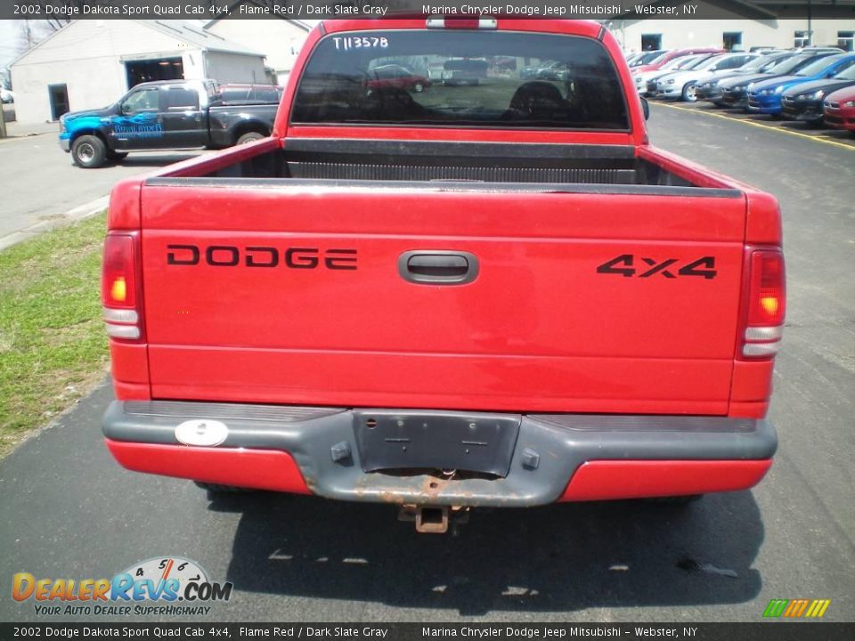 2002 Dodge Dakota Sport Quad Cab 4x4 Flame Red / Dark Slate Gray Photo #11