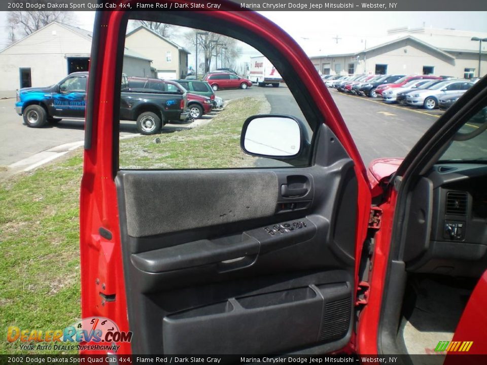 2002 Dodge Dakota Sport Quad Cab 4x4 Flame Red / Dark Slate Gray Photo #18