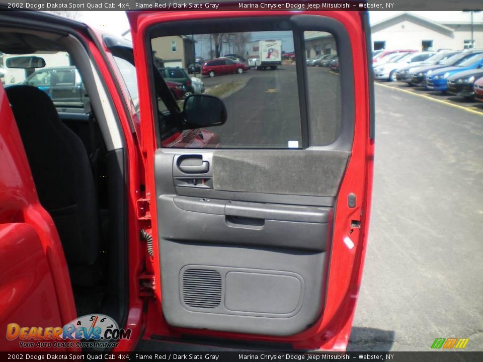 2002 Dodge Dakota Sport Quad Cab 4x4 Flame Red / Dark Slate Gray Photo #24