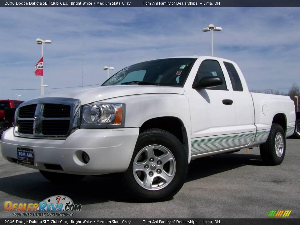 2006 Dodge Dakota SLT Club Cab Bright White / Medium Slate Gray Photo #1