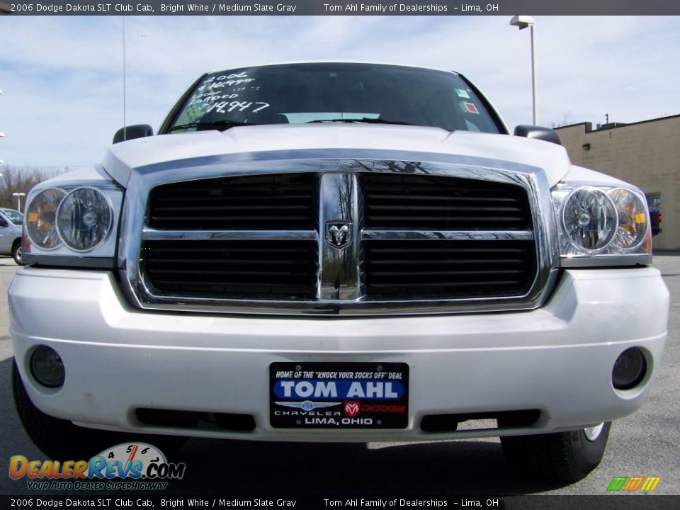 2006 Dodge Dakota SLT Club Cab Bright White / Medium Slate Gray Photo #3