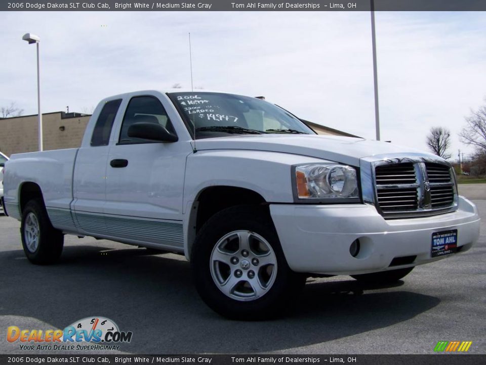 2006 Dodge Dakota SLT Club Cab Bright White / Medium Slate Gray Photo #9