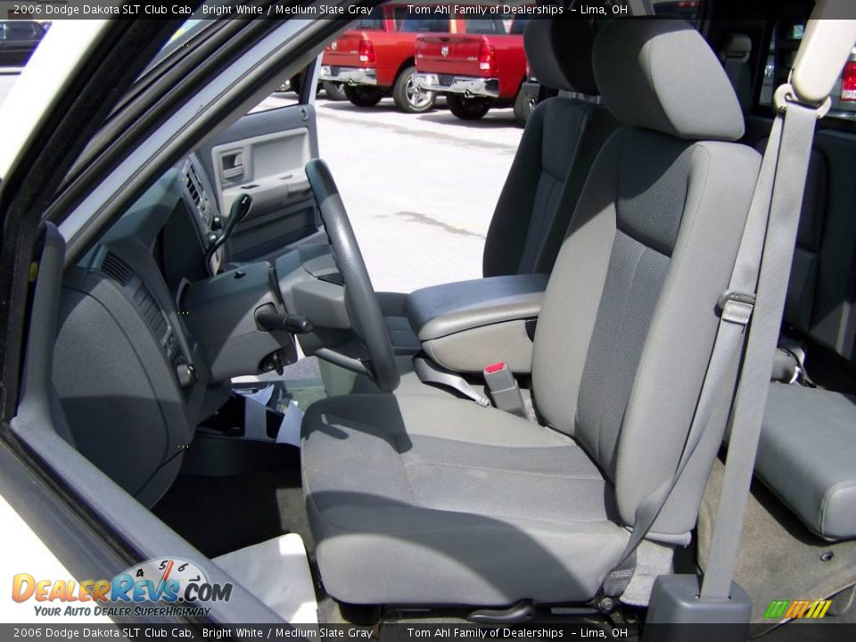 2006 Dodge Dakota SLT Club Cab Bright White / Medium Slate Gray Photo #10