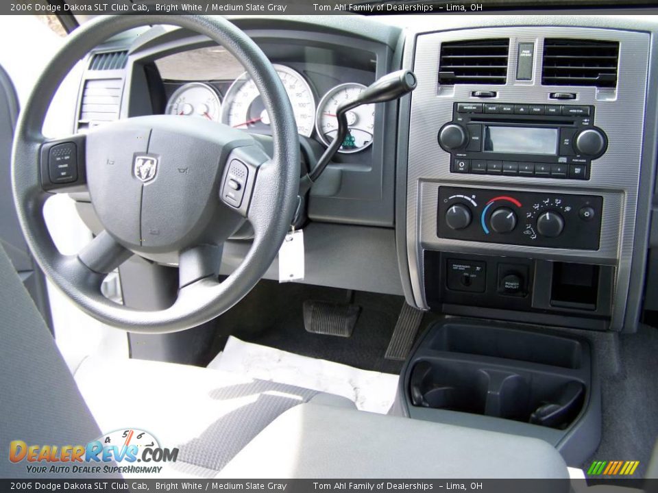 2006 Dodge Dakota SLT Club Cab Bright White / Medium Slate Gray Photo #14