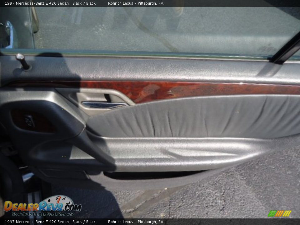 1997 Mercedes-Benz E 420 Sedan Black / Black Photo #15