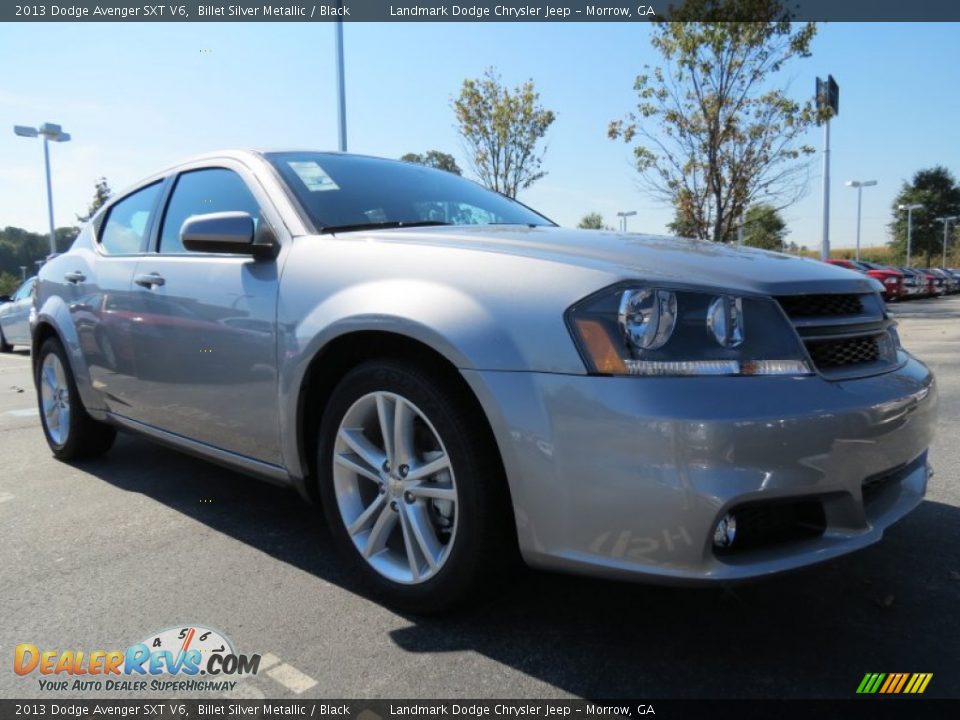 Front 3/4 View of 2013 Dodge Avenger SXT V6 Photo #4
