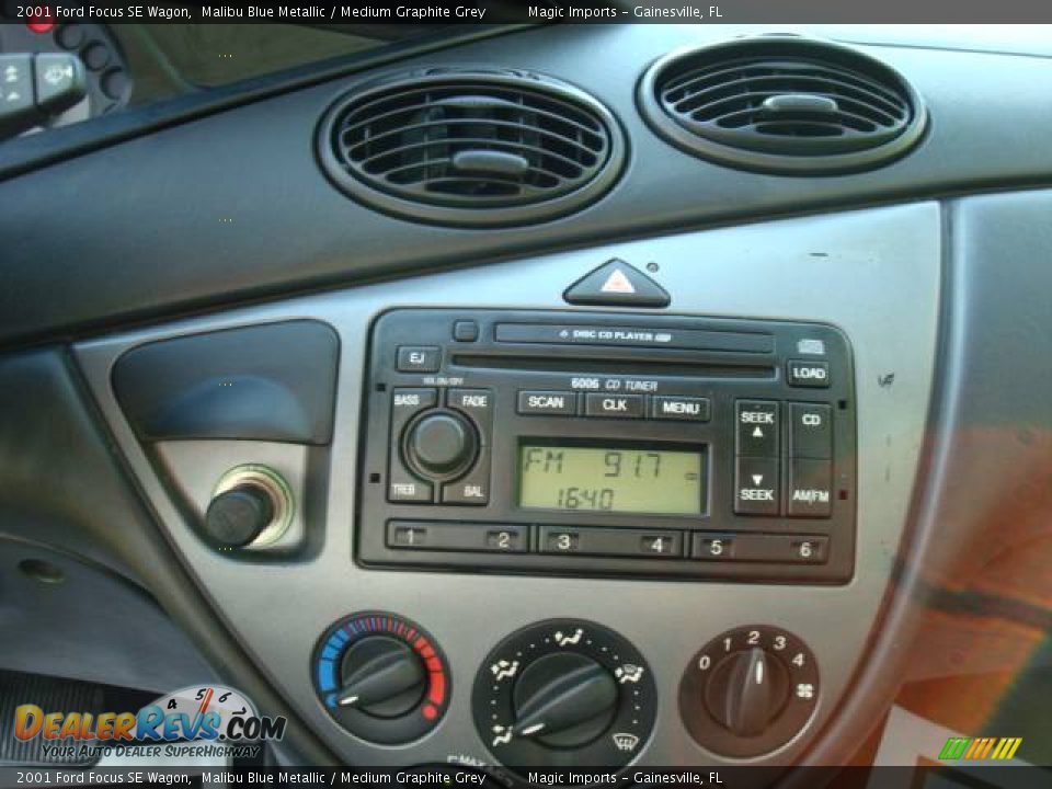 2001 Ford Focus SE Wagon Malibu Blue Metallic / Medium Graphite Grey Photo #14