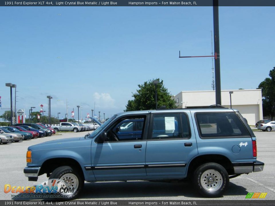1991 Ford Explorer XLT 4x4 Light Crystal Blue Metallic / Light Blue Photo #2