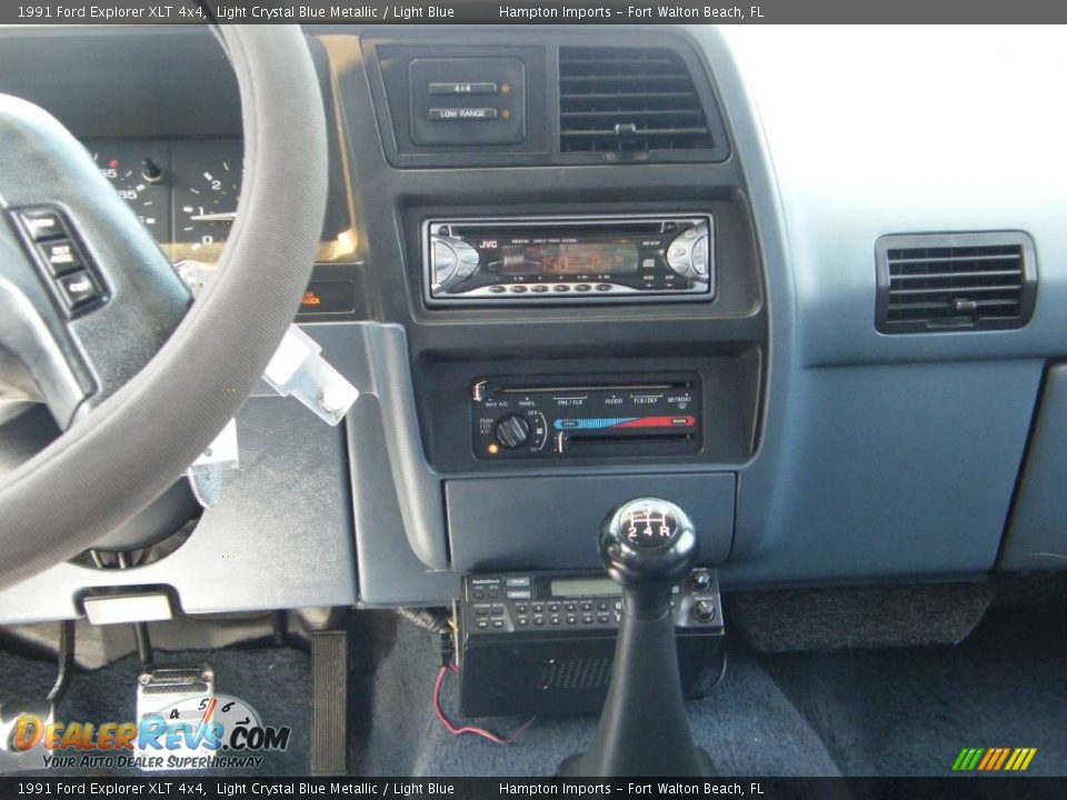 1991 Ford Explorer XLT 4x4 Light Crystal Blue Metallic / Light Blue Photo #6