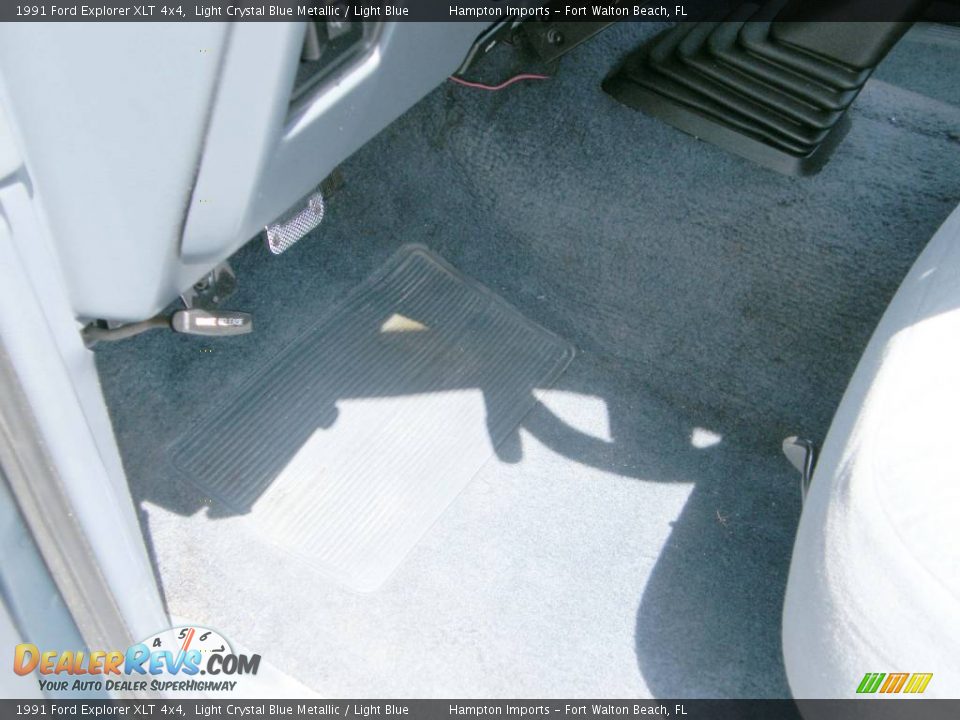 1991 Ford Explorer XLT 4x4 Light Crystal Blue Metallic / Light Blue Photo #22
