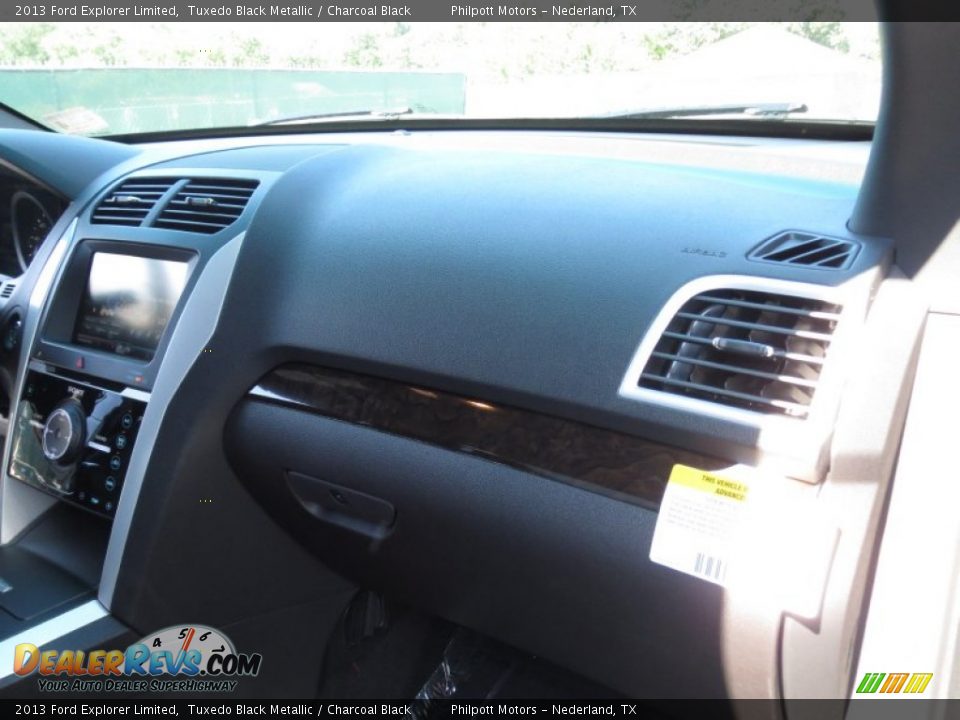 2013 Ford Explorer Limited Tuxedo Black Metallic / Charcoal Black Photo #16