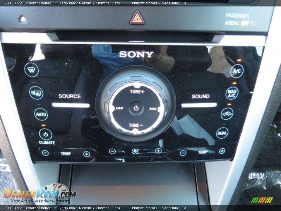 2013 Ford Explorer Limited Tuxedo Black Metallic / Charcoal Black Photo #31