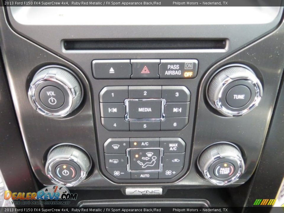 Controls of 2013 Ford F150 FX4 SuperCrew 4x4 Photo #29