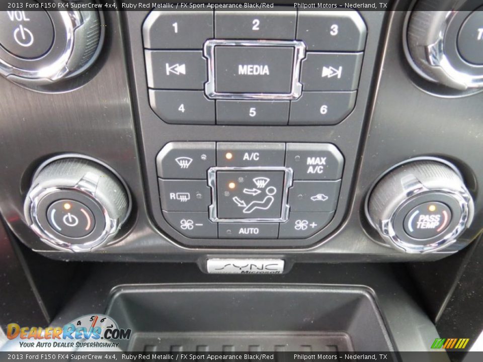 Controls of 2013 Ford F150 FX4 SuperCrew 4x4 Photo #30