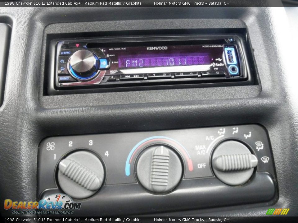 1998 Chevrolet S10 LS Extended Cab 4x4 Medium Red Metallic / Graphite Photo #8