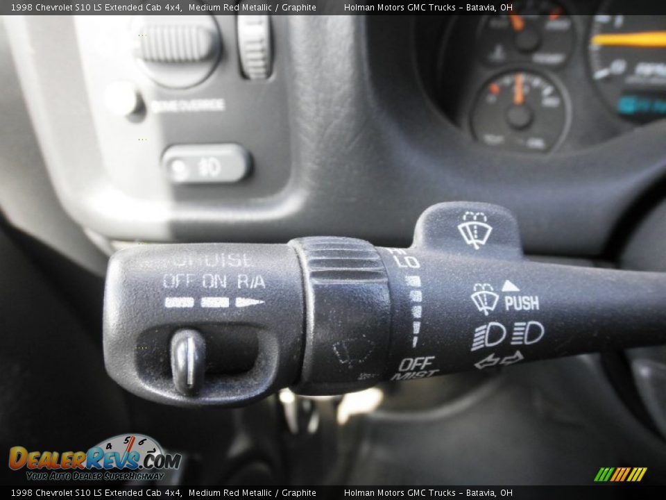 1998 Chevrolet S10 LS Extended Cab 4x4 Medium Red Metallic / Graphite Photo #10