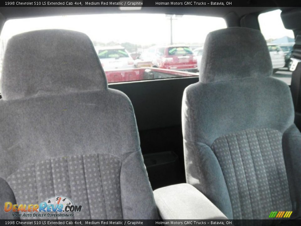 1998 Chevrolet S10 LS Extended Cab 4x4 Medium Red Metallic / Graphite Photo #18