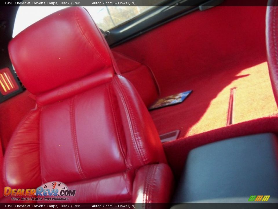 1990 Chevrolet Corvette Coupe Black / Red Photo #14