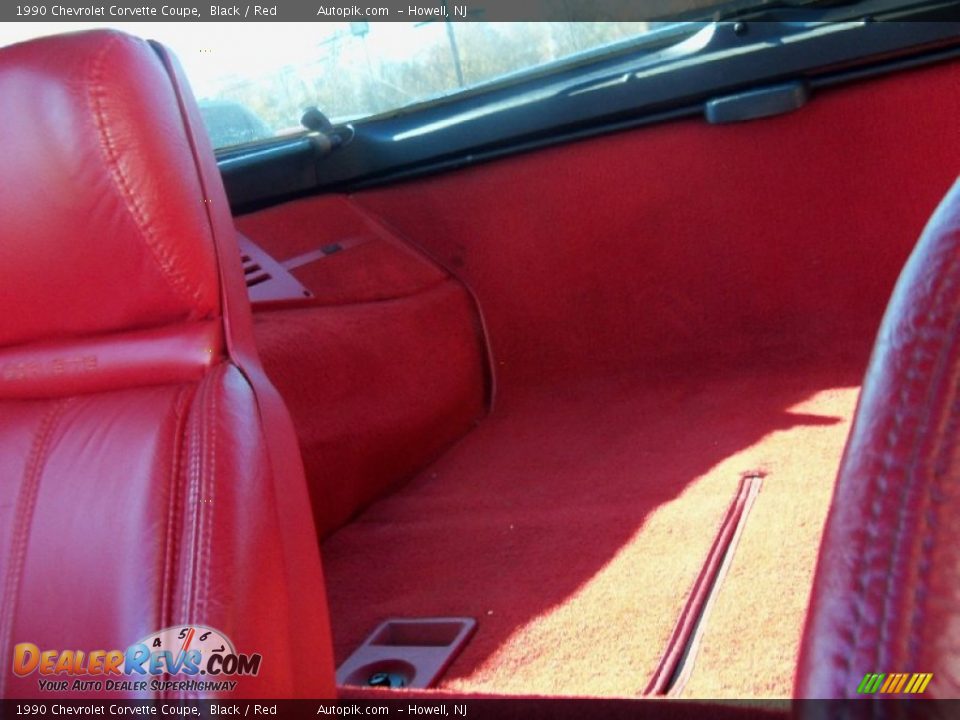 1990 Chevrolet Corvette Coupe Black / Red Photo #15