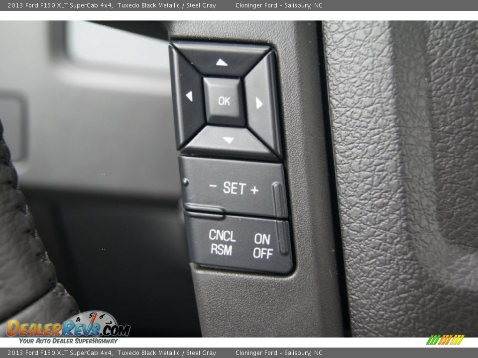 Controls of 2013 Ford F150 XLT SuperCab 4x4 Photo #27