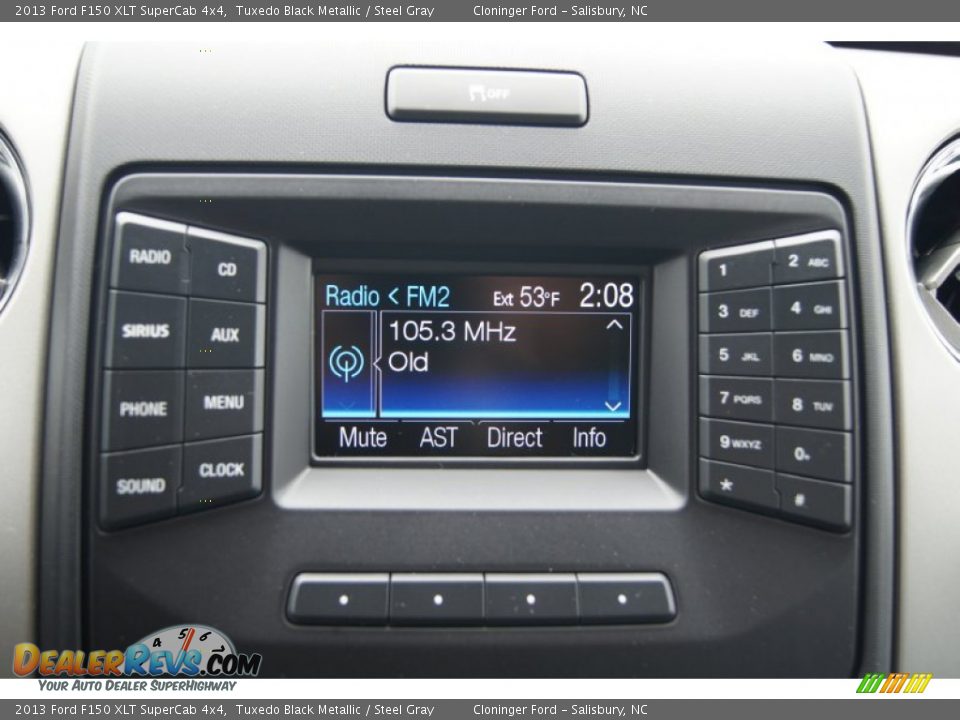 Controls of 2013 Ford F150 XLT SuperCab 4x4 Photo #32