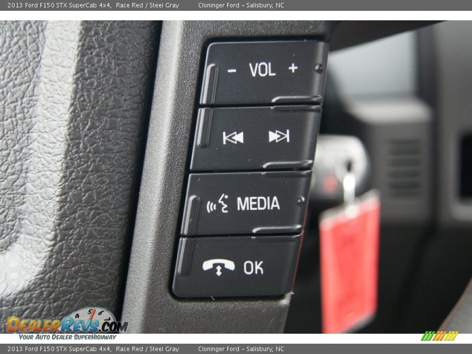 Controls of 2013 Ford F150 STX SuperCab 4x4 Photo #28
