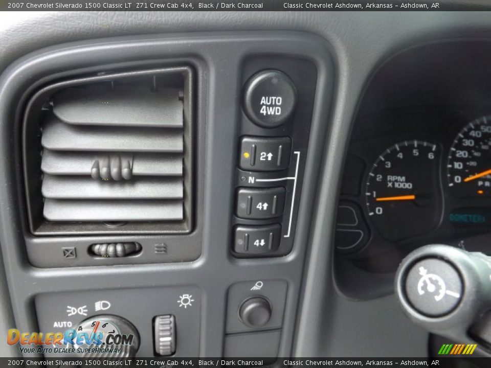 2007 Chevrolet Silverado 1500 Classic LT  Z71 Crew Cab 4x4 Black / Dark Charcoal Photo #12