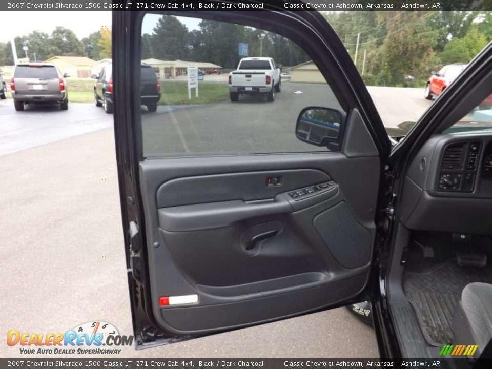 2007 Chevrolet Silverado 1500 Classic LT  Z71 Crew Cab 4x4 Black / Dark Charcoal Photo #16