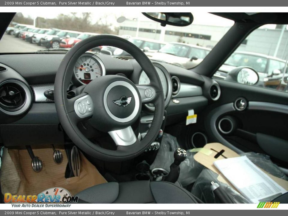 2009 Mini Cooper S Clubman Pure Silver Metallic / Black/Grey Photo #9