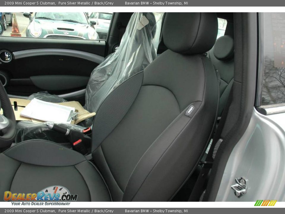 2009 Mini Cooper S Clubman Pure Silver Metallic / Black/Grey Photo #10