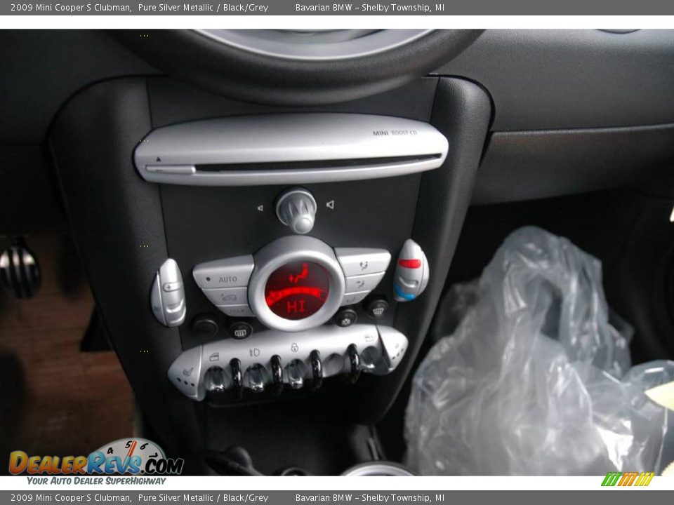 2009 Mini Cooper S Clubman Pure Silver Metallic / Black/Grey Photo #14
