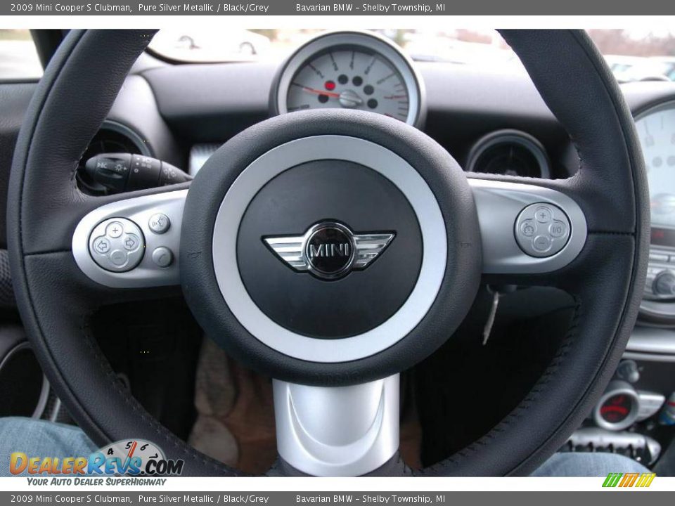 2009 Mini Cooper S Clubman Pure Silver Metallic / Black/Grey Photo #16