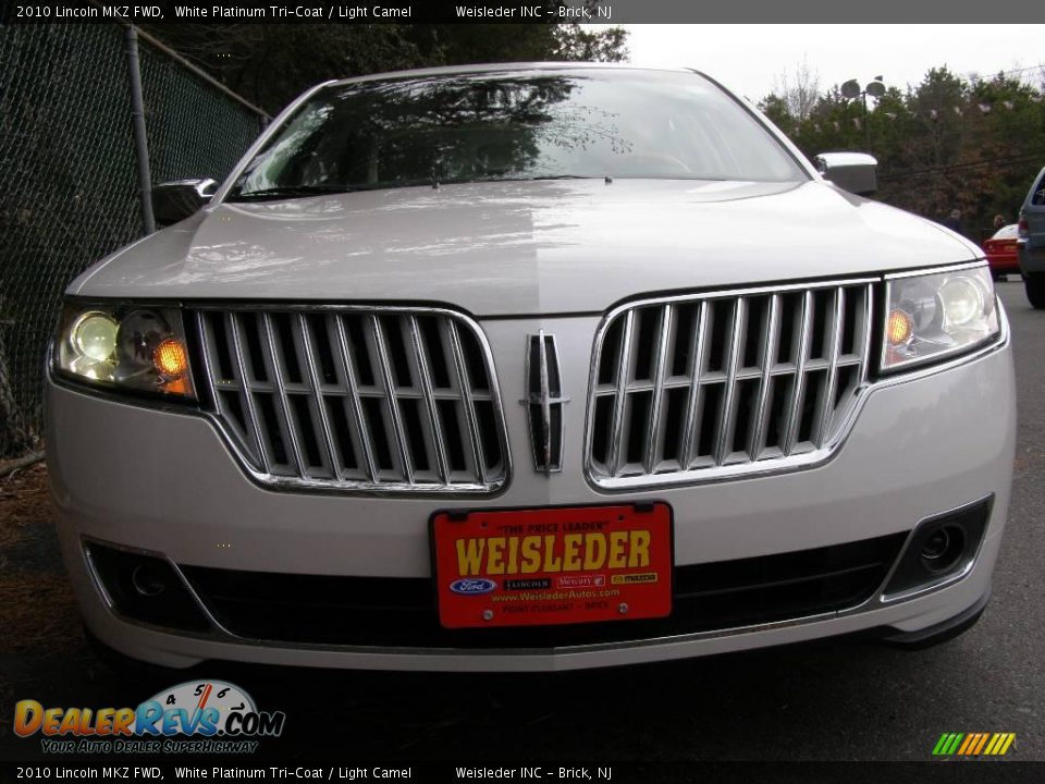 2010 Lincoln MKZ FWD White Platinum Tri-Coat / Light Camel Photo #2