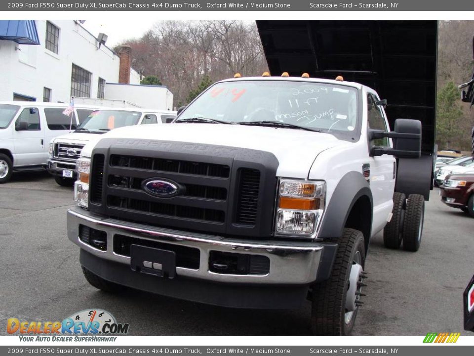 2009 Ford F550 Super Duty XL SuperCab Chassis 4x4 Dump Truck Oxford White / Medium Stone Photo #1