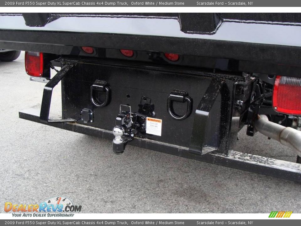 2009 Ford F550 Super Duty XL SuperCab Chassis 4x4 Dump Truck Oxford White / Medium Stone Photo #12
