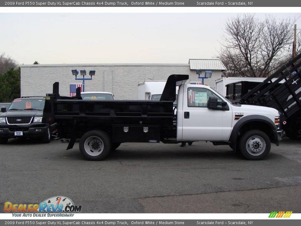 2009 Ford F550 Super Duty XL SuperCab Chassis 4x4 Dump Truck Oxford White / Medium Stone Photo #13